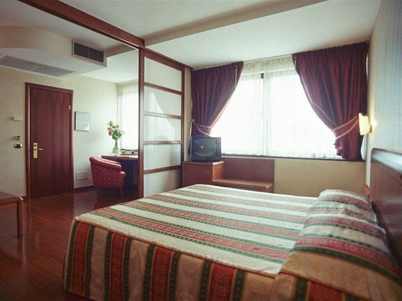 Hotel Palace Verona Ngoại thất bức ảnh